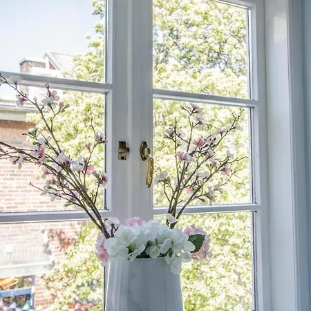 Kleines Versteck- Ein Ganz Besonderes Domizil Inmitten Der Friedrichstrasse 아파트 *